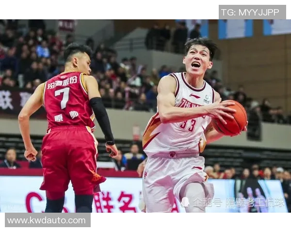 勇士与76人激战正酣2月28日精彩对决引发球迷热议